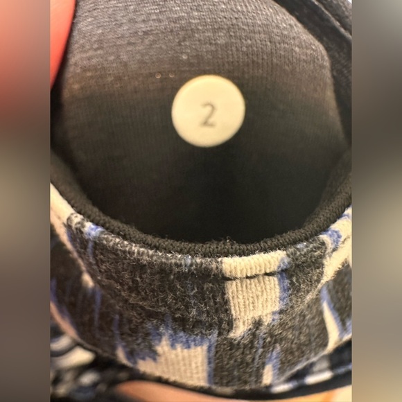 Lululemon Groove Cropped Black Reversible Leggings Royal Blue Waist - Picture 4 of 4